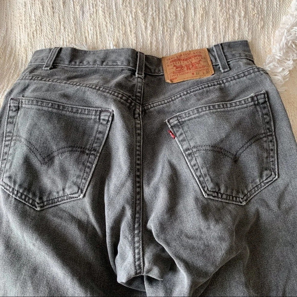 Vintage Levi’s 560 Loose Fit Tapered Jean - Picture 7 of 8